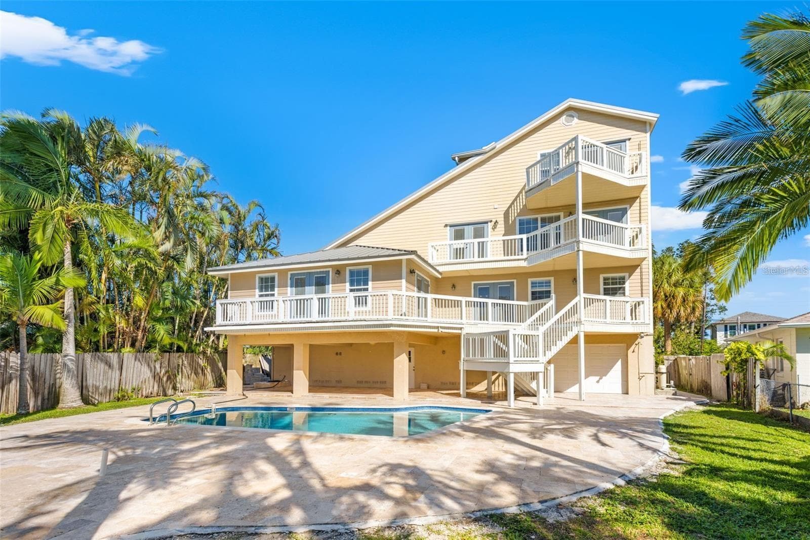 Single Family Residence at 1902 ARROWHEAD DR NE, ST PETERSBURG, photo 4 of 49