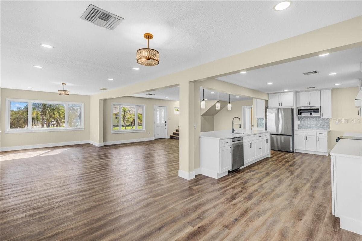 Single Family Residence at 2201 RIVERVIEW BLVD, BRADENTON, photo 13 of 69