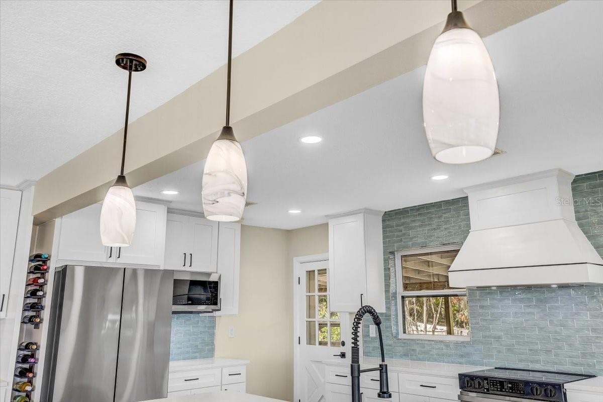 Single Family Residence at 2201 RIVERVIEW BLVD, BRADENTON, photo 17 of 69