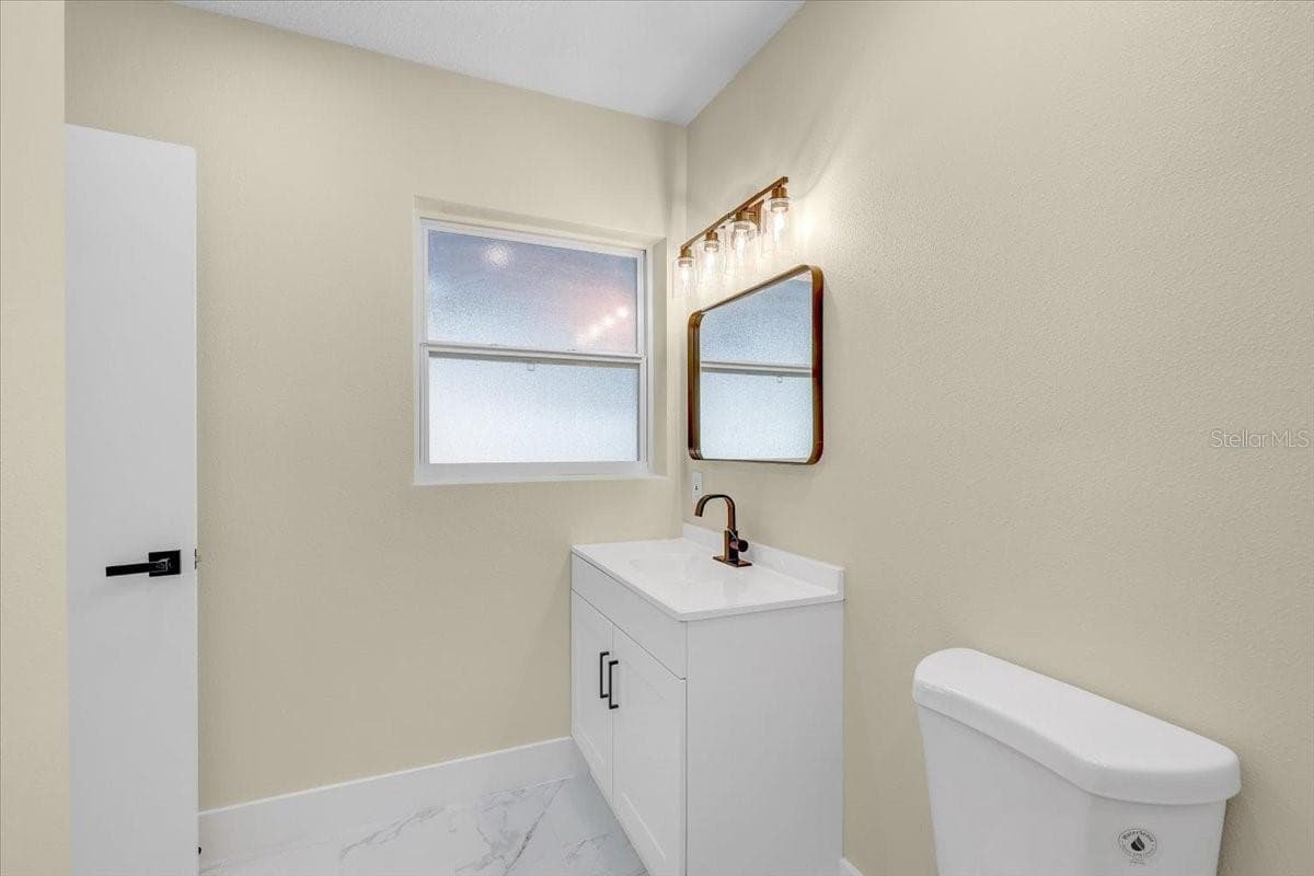 Single Family Residence at 2201 RIVERVIEW BLVD, BRADENTON, photo 30 of 69