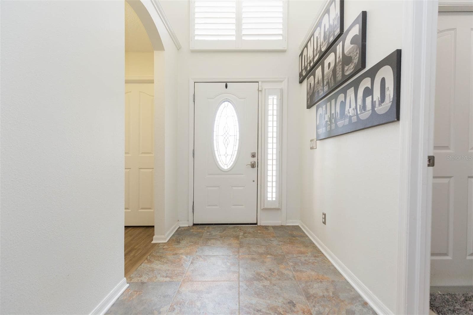 Single Family Residence at 876 ADDISON DR NE, ST PETERSBURG, photo 6 of 62