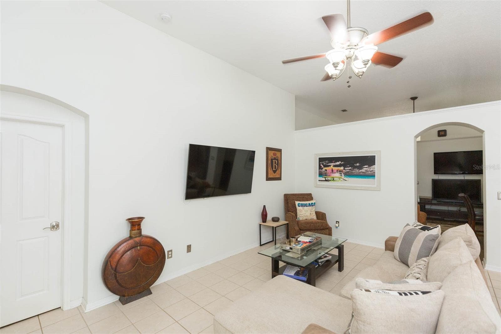 Single Family Residence at 876 ADDISON DR NE, ST PETERSBURG, photo 13 of 62