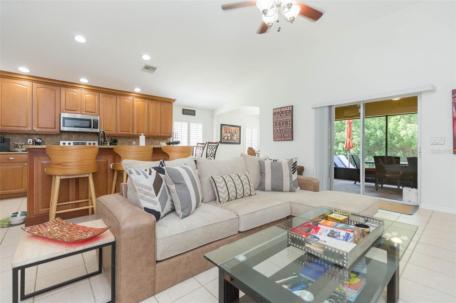 Single Family Residence at 876 ADDISON DR NE, ST PETERSBURG, photo 15 of 62