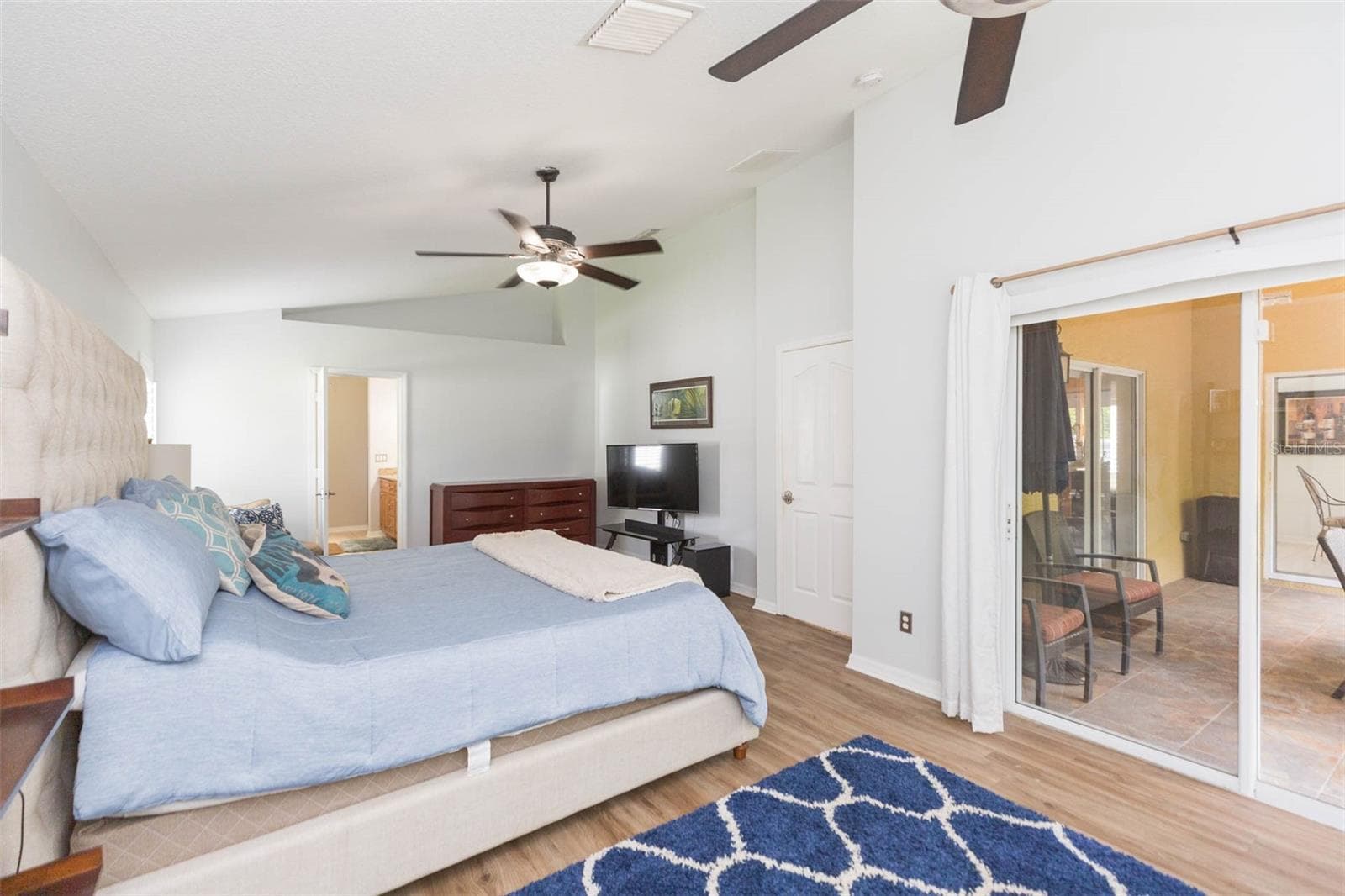 Single Family Residence at 876 ADDISON DR NE, ST PETERSBURG, photo 27 of 62