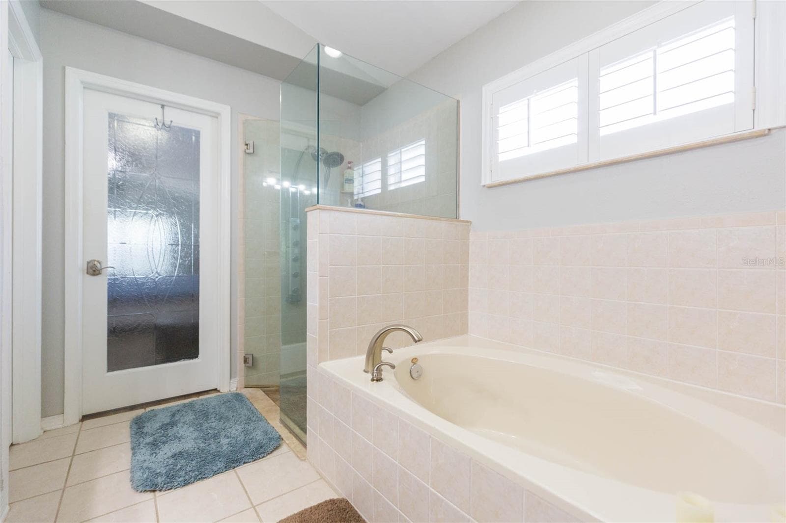 Single Family Residence at 876 ADDISON DR NE, ST PETERSBURG, photo 32 of 62