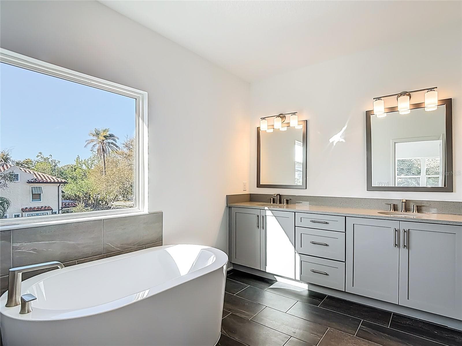 Master Bathroom - 410 S WEST SHORE BLVD, TAMPA