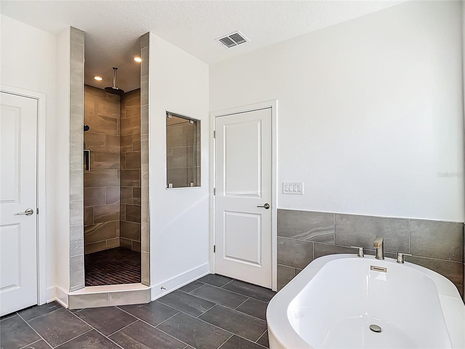 Master Bathroom - 410 S WEST SHORE BLVD, TAMPA