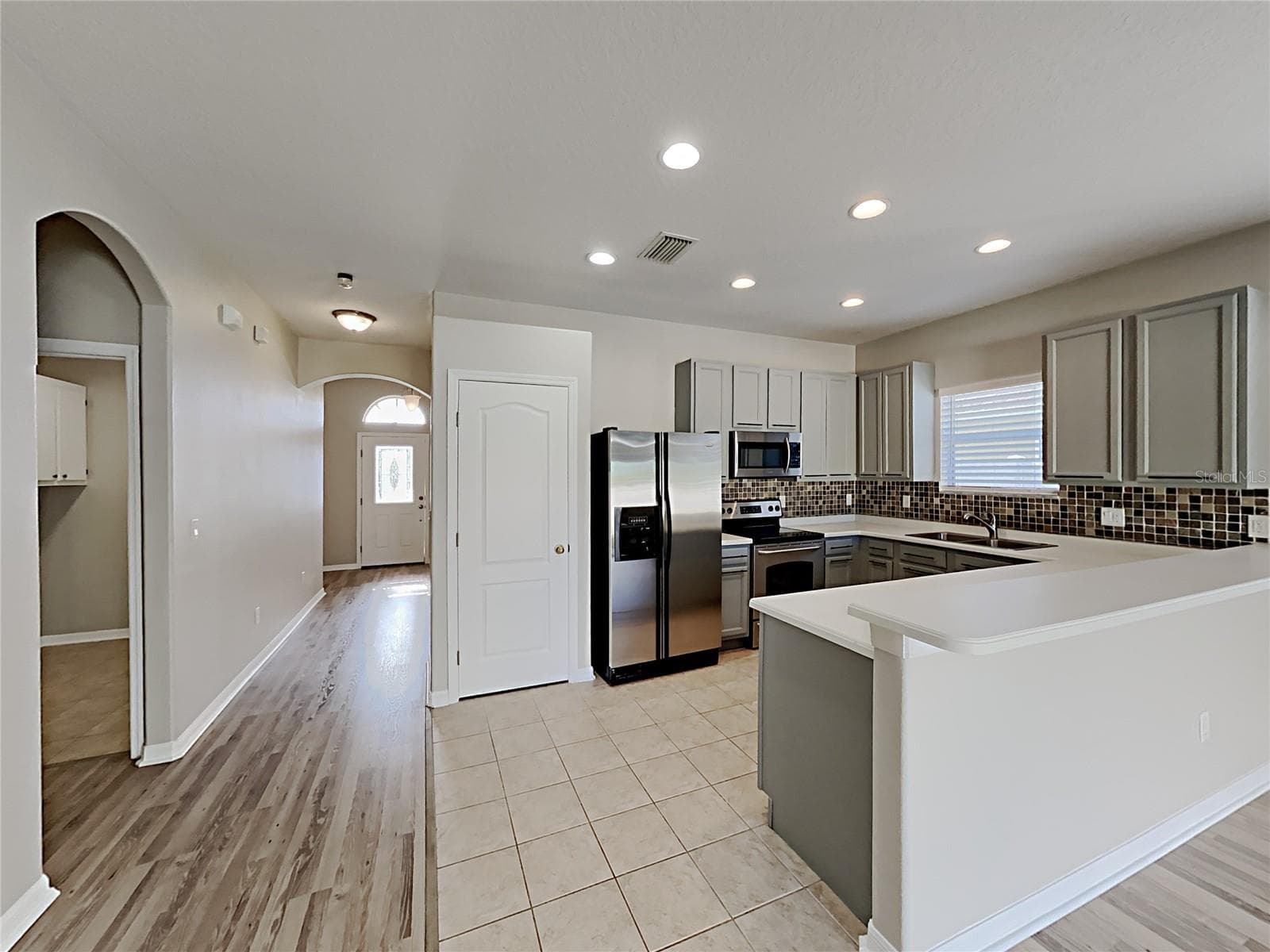 Single Family Residence at 4020 LANGDRUM DR, WESLEY CHAPEL, photo 5 of 24