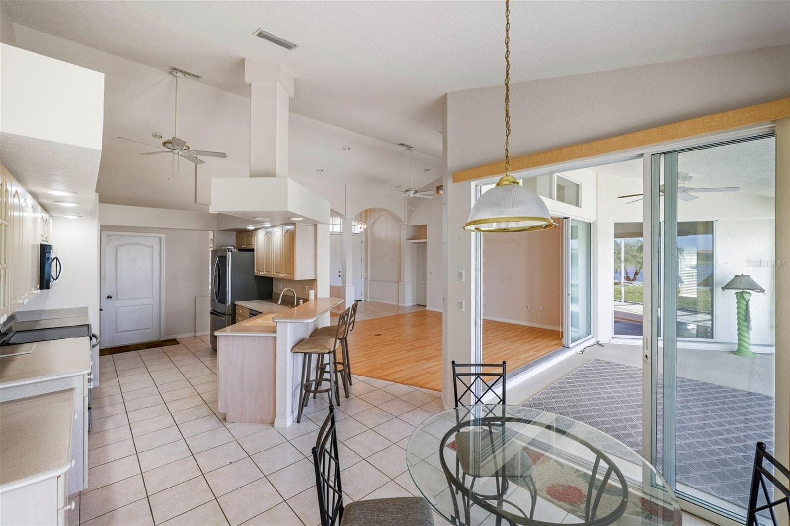 Single Family Residence at 12942 SW KINGSWAY CIR, LAKE SUZY, photo 16 of 36