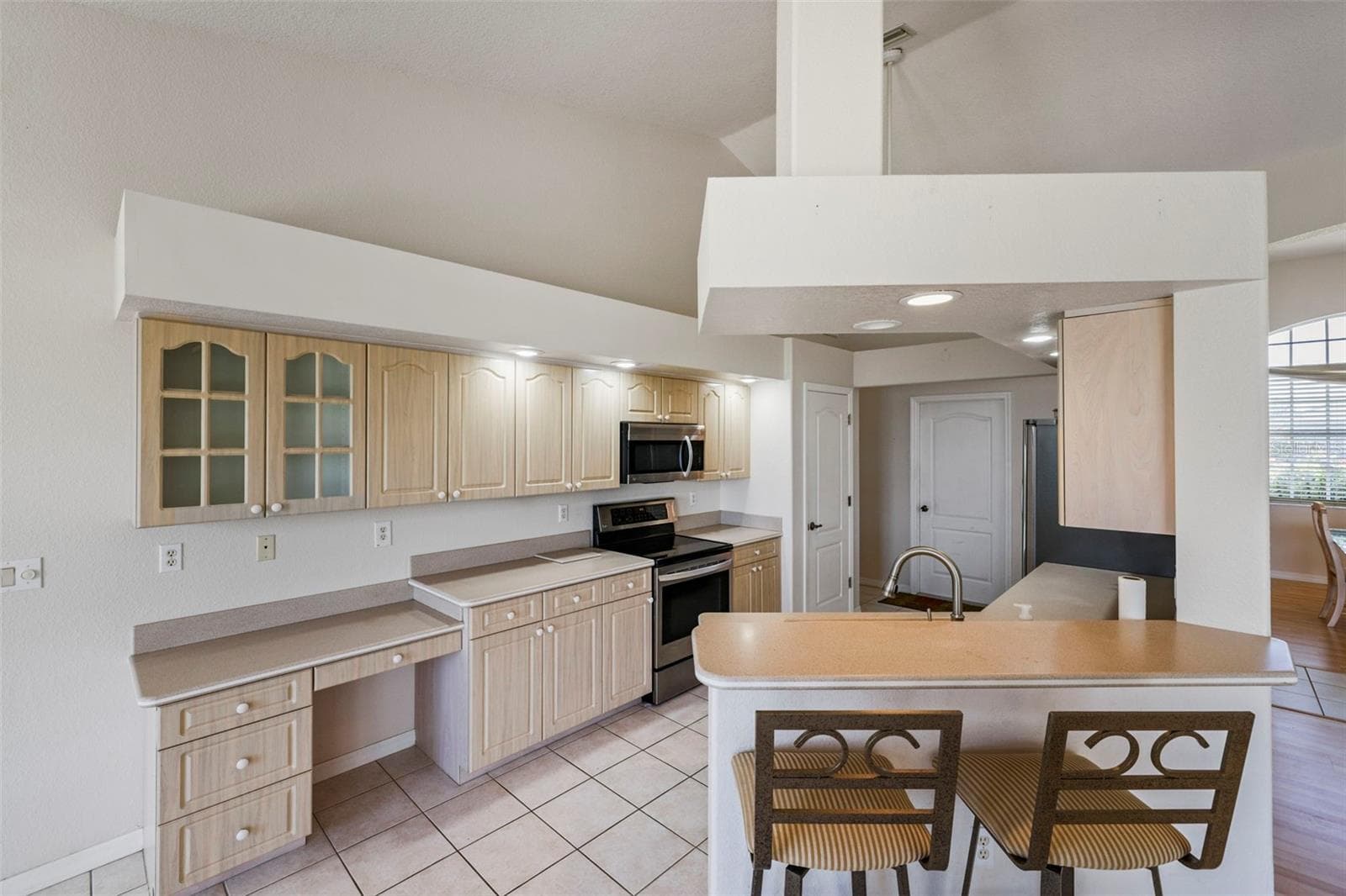 Single Family Residence at 12942 SW KINGSWAY CIR, LAKE SUZY, photo 19 of 36