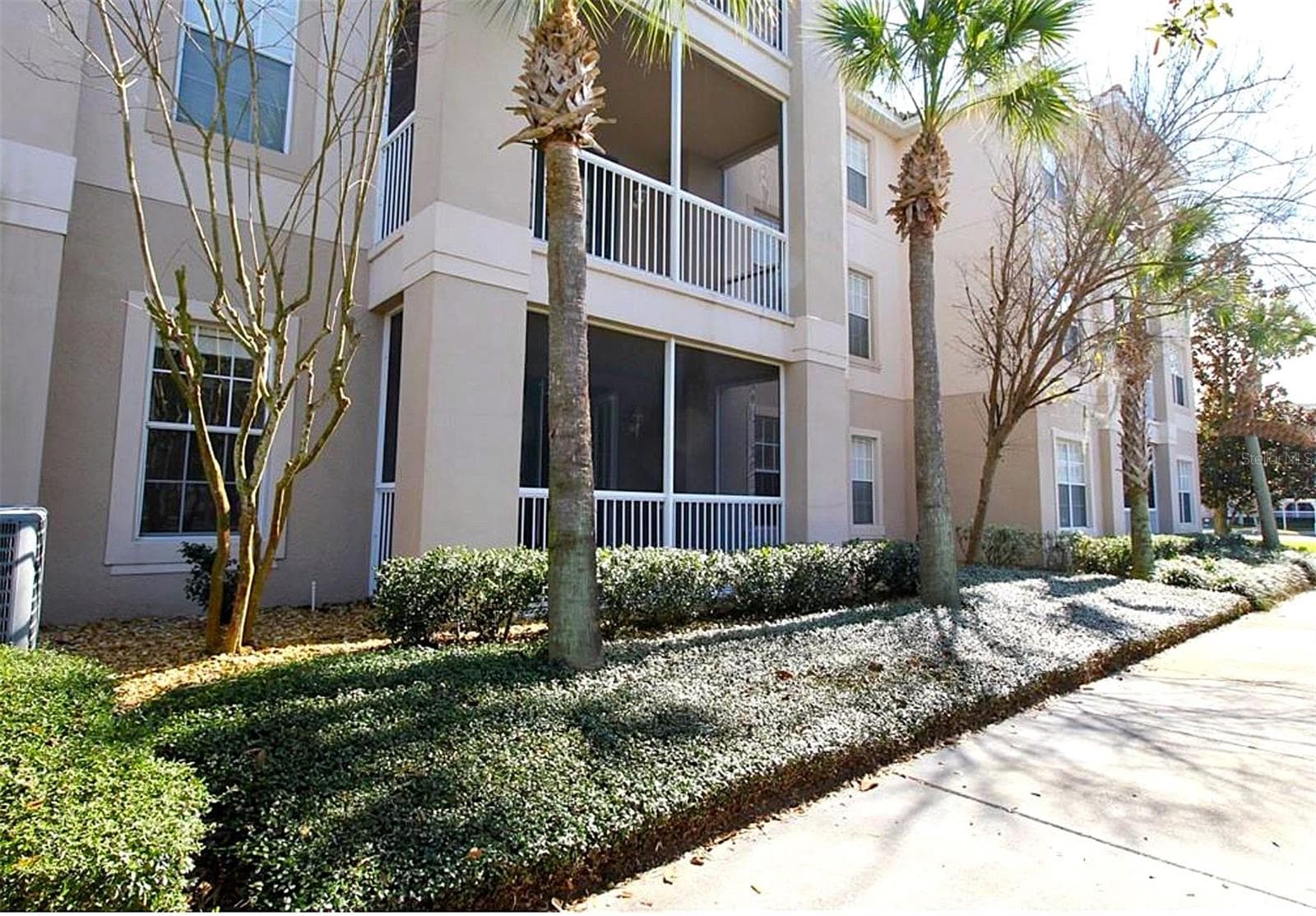 3001 LAUREL PARK LN #105