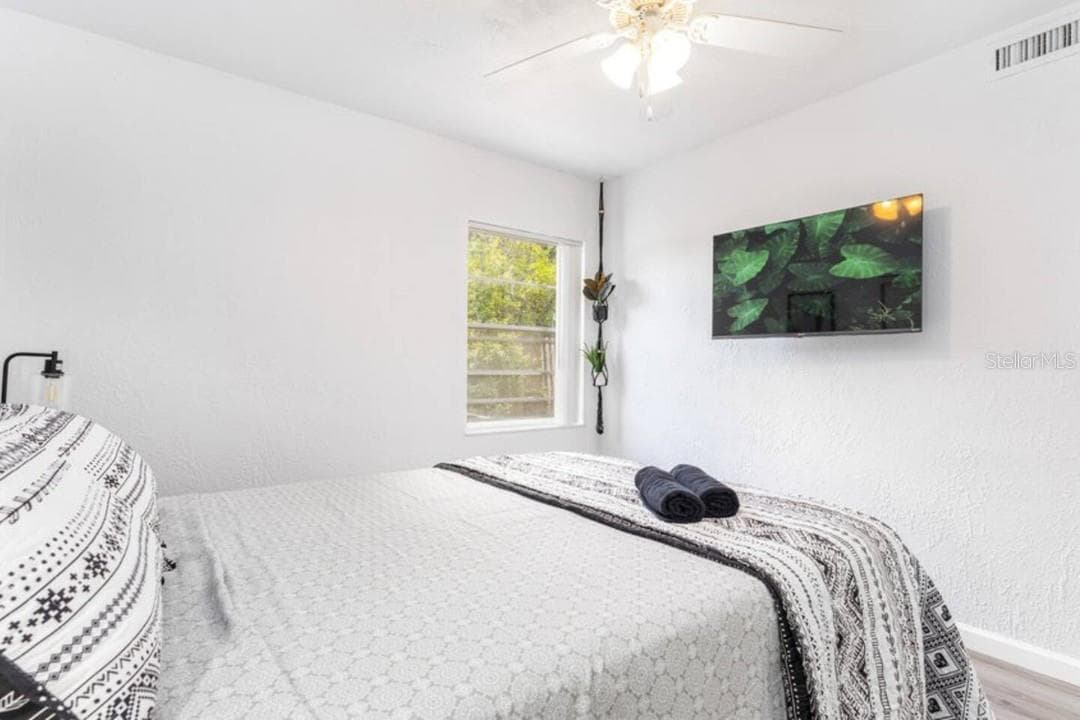 Single Family Residence at 1214 N PINE HILLS RD, ORLANDO, photo 20 of 36