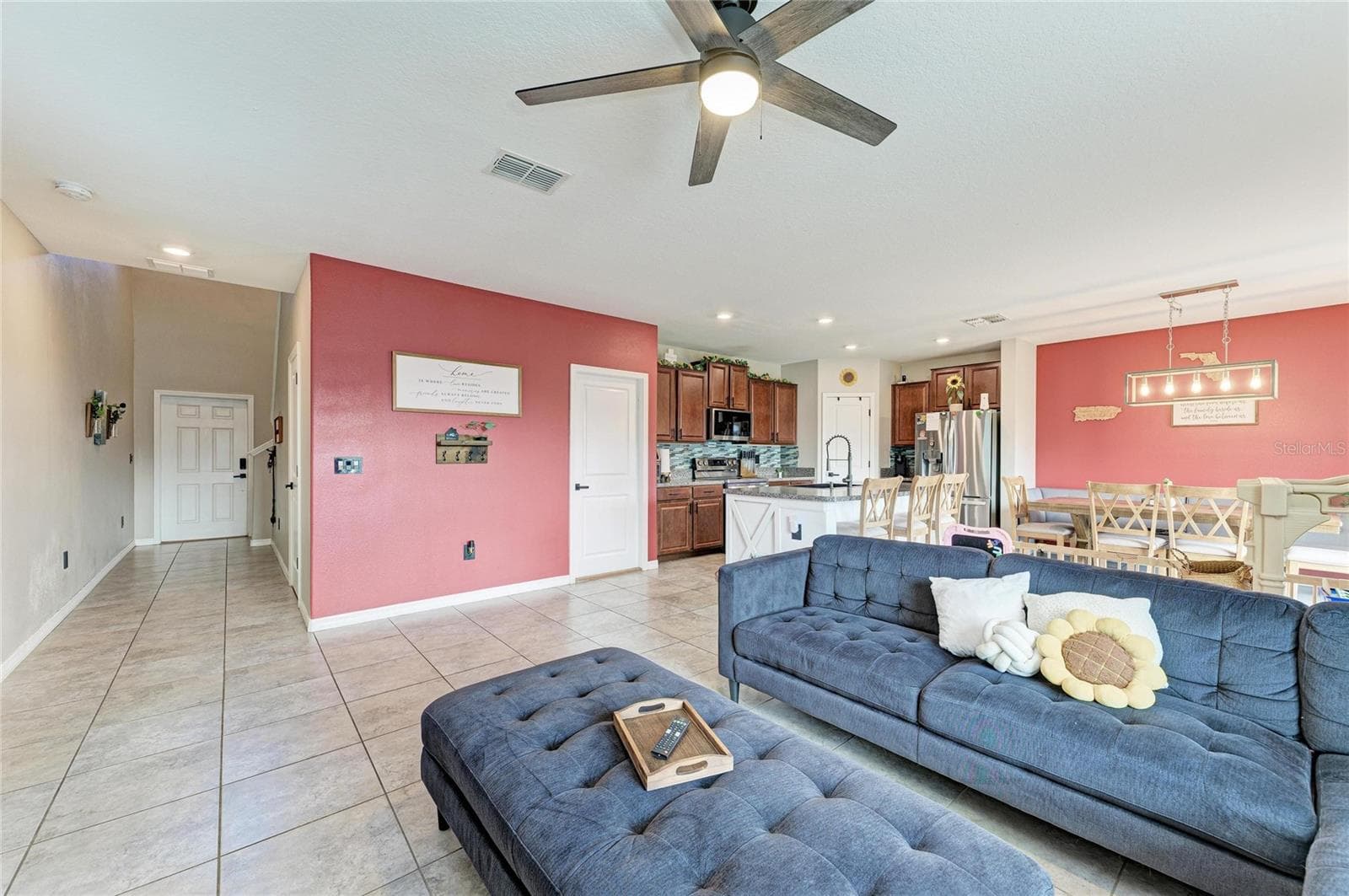 Single Family Residence at 17112 YELLOW PINE ST, WIMAUMA, photo 12 of 48