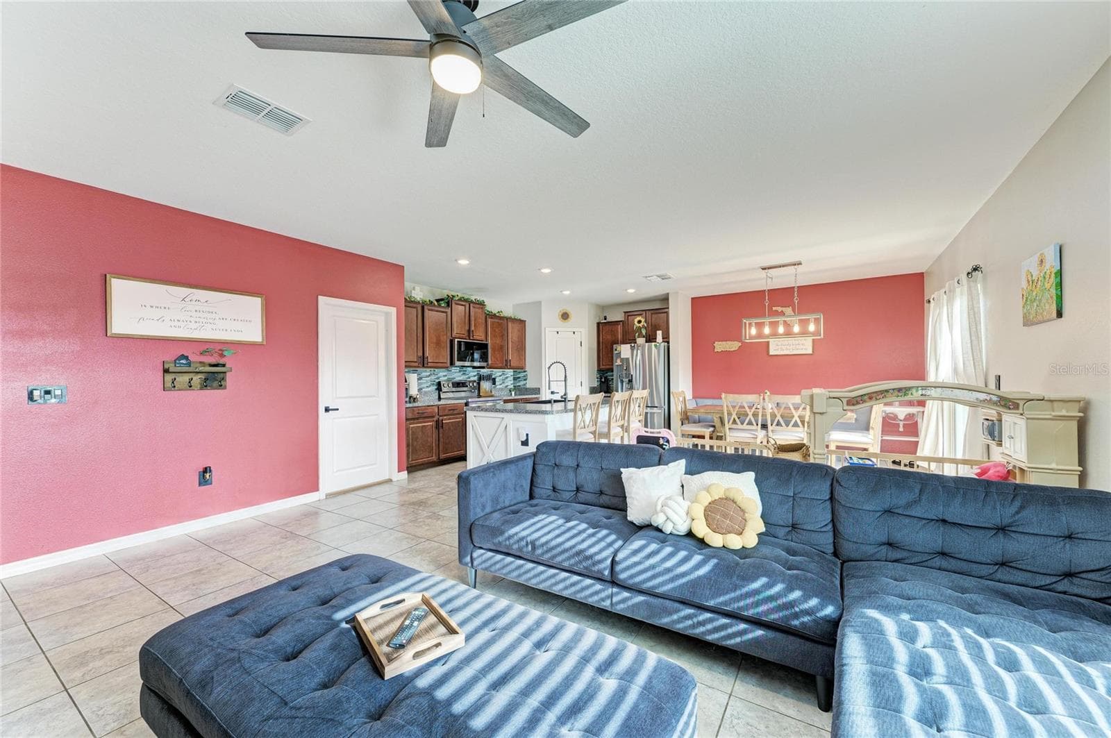 Single Family Residence at 17112 YELLOW PINE ST, WIMAUMA, photo 13 of 48