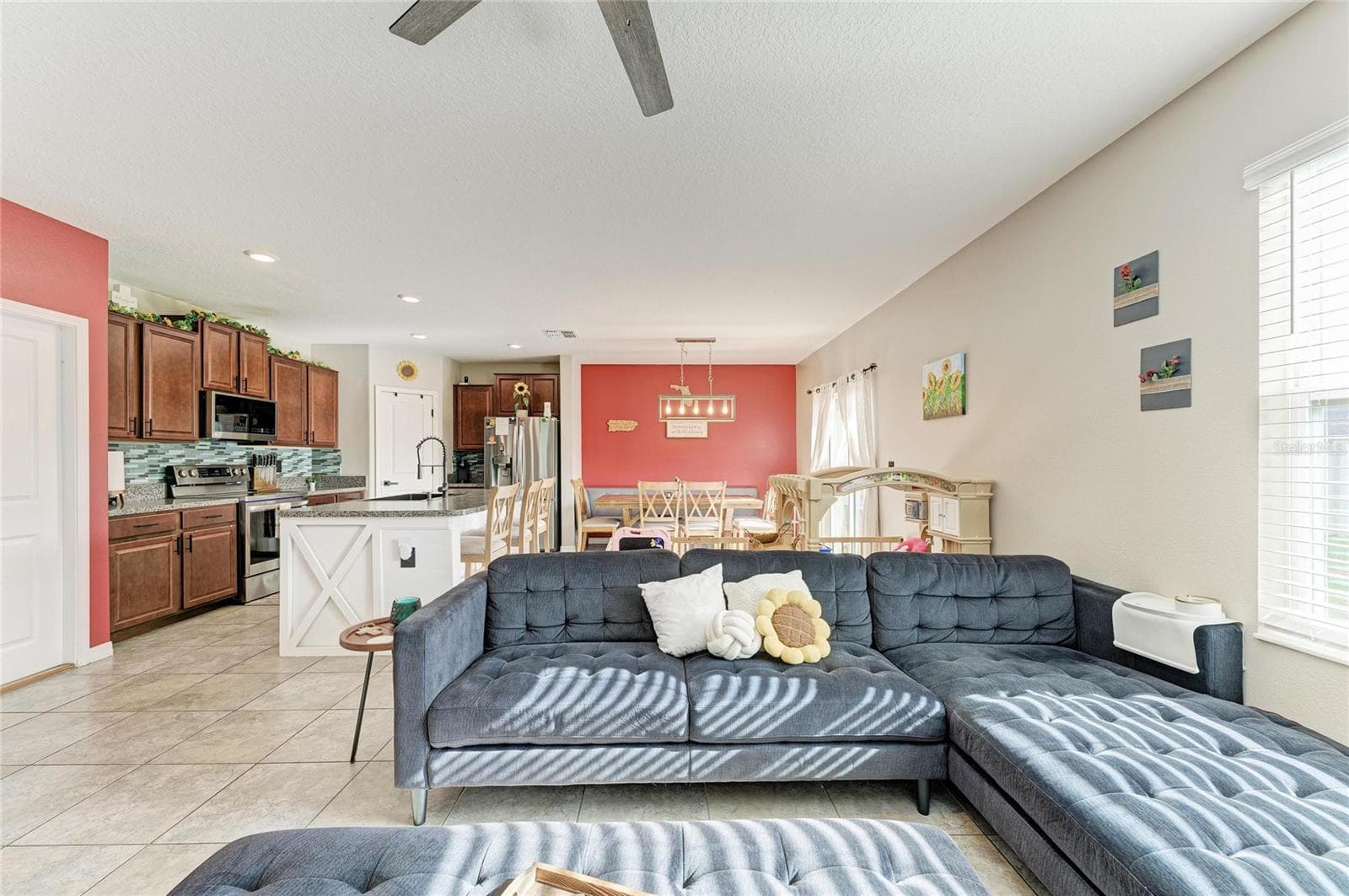Single Family Residence at 17112 YELLOW PINE ST, WIMAUMA, photo 14 of 48