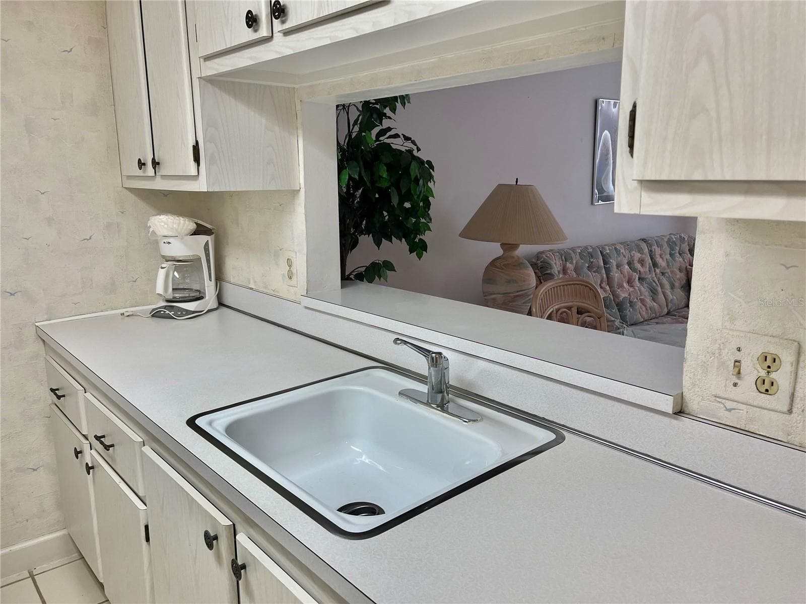 Convenient pass through - 519 ALBEE FARM RD #210, VENICE