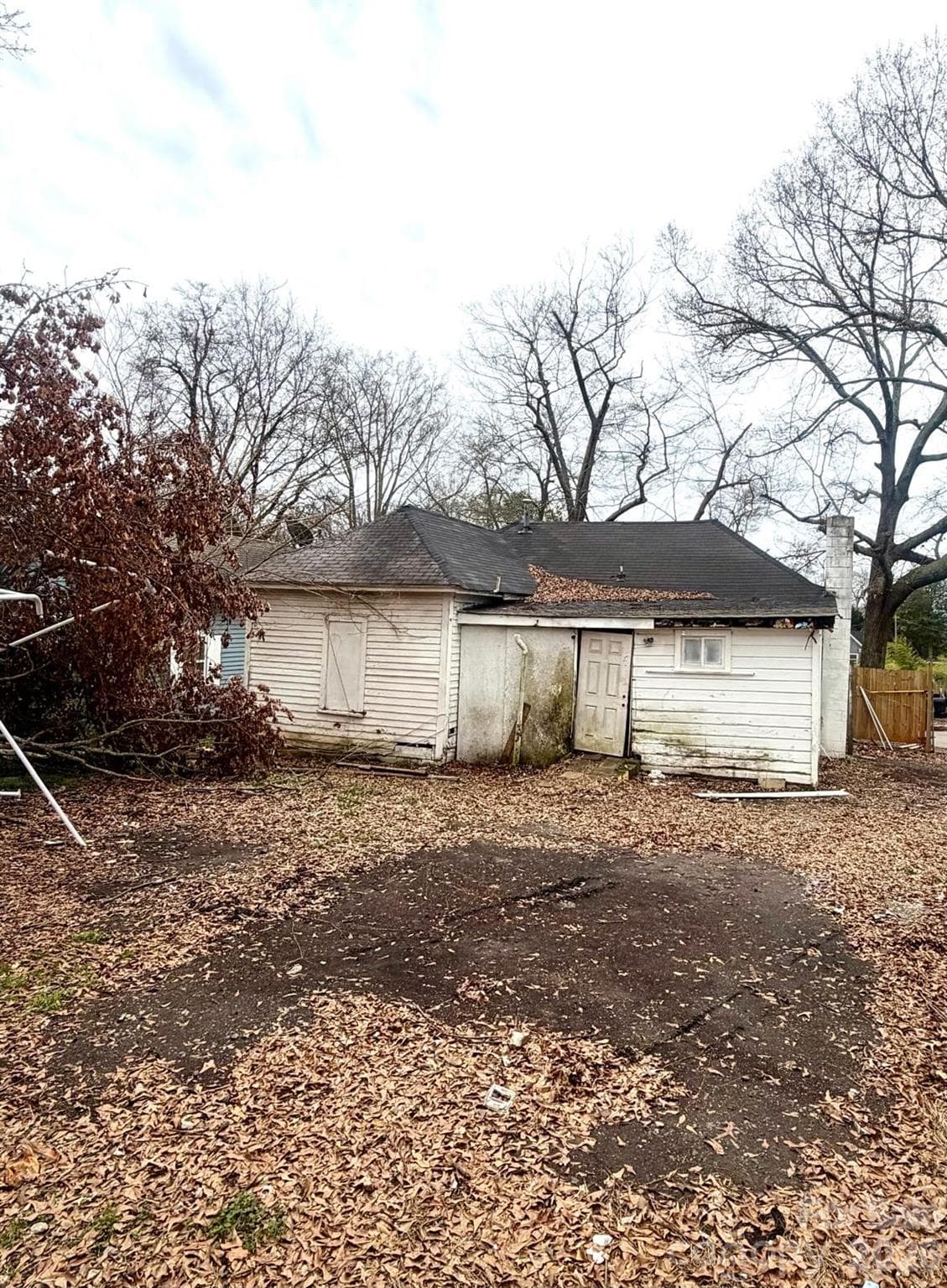 Single Family Residence at 624 N Center Street, Spartanburg, photo 3 of 20