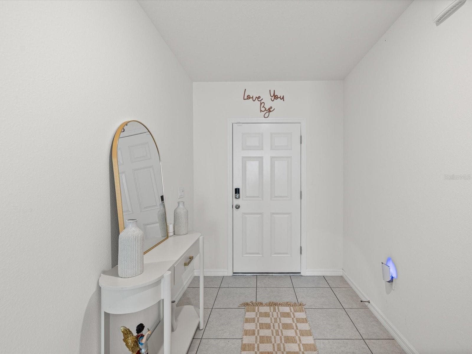 foyer - 16334 FROST BIRD RD, WEEKI WACHEE