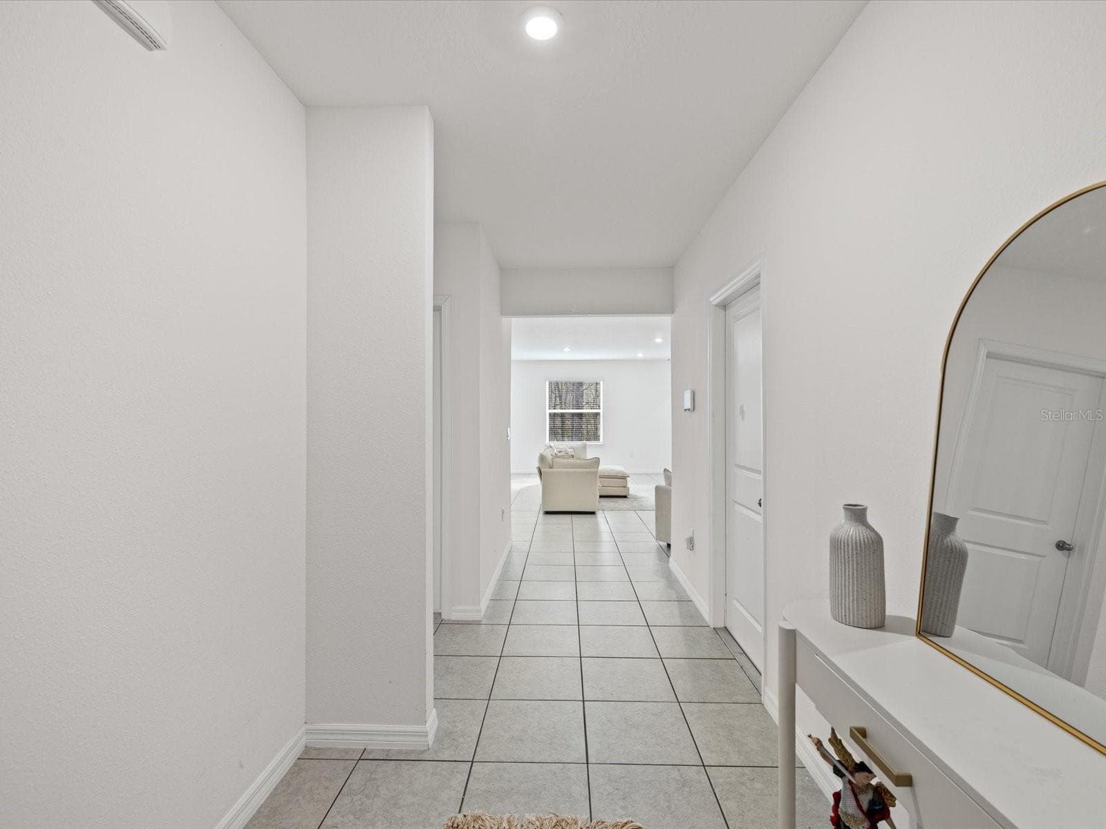 foyer - 16334 FROST BIRD RD, WEEKI WACHEE