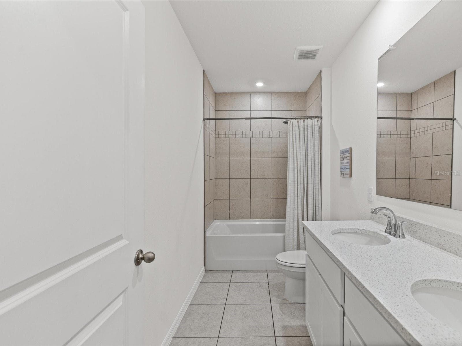 hallway bathroom - 16334 FROST BIRD RD, WEEKI WACHEE