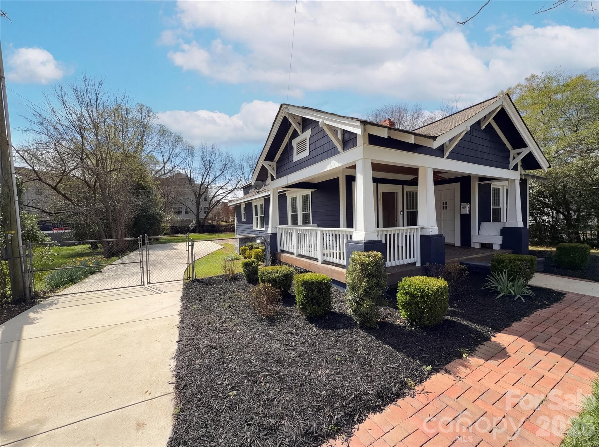 Single Family Residence at 1108 Herrin Avenue, Charlotte, photo 6 of 31