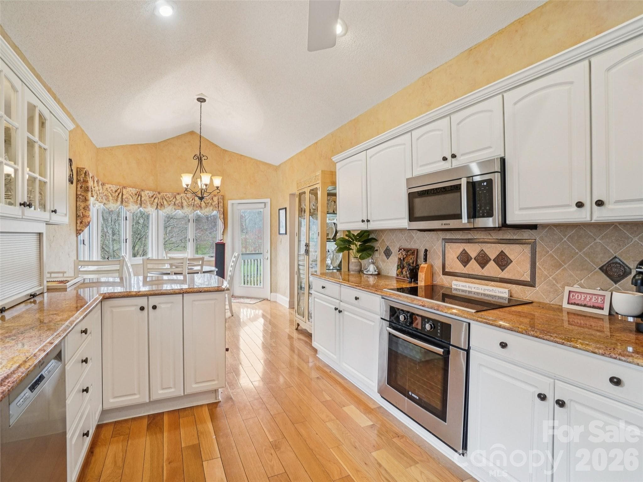 Single Family Residence at 38 Highland Pointe Drive, Weaverville, photo 14 of 45