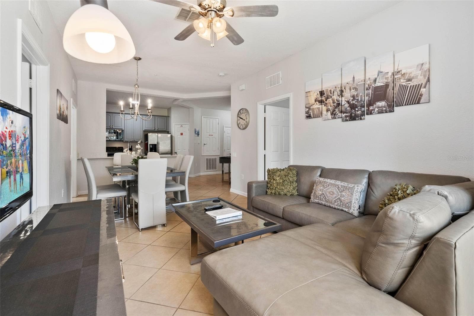 Condominium at 4802 CAYVIEW AVE #10814, ORLANDO, photo 4 of 44