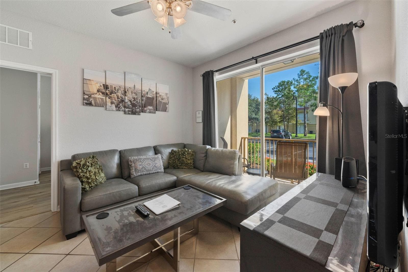 Condominium at 4802 CAYVIEW AVE #10814, ORLANDO, photo 5 of 44