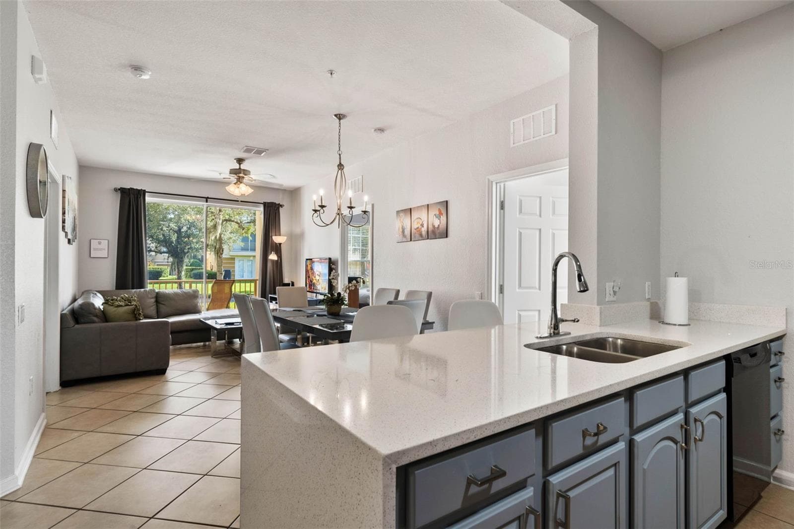 Condominium at 4802 CAYVIEW AVE #10814, ORLANDO, photo 7 of 44