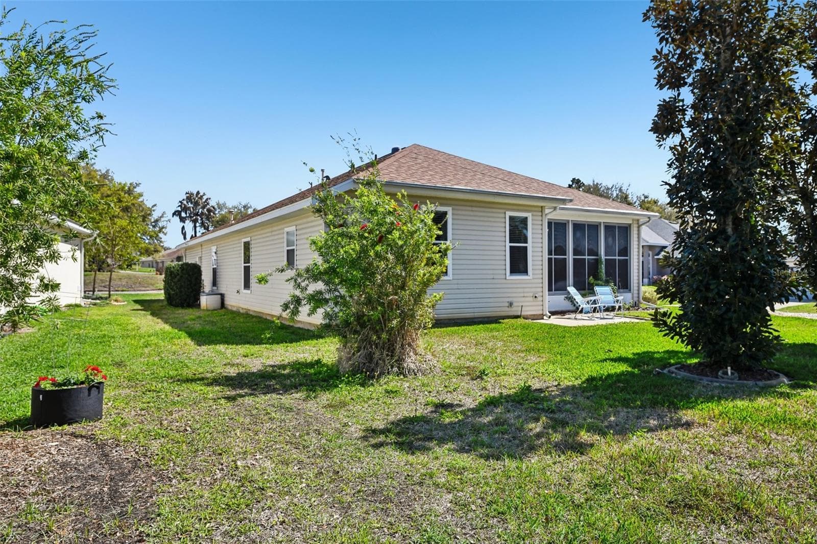 Everything has been meticulously cared for. - 6105 DORY WAY, TAVARES