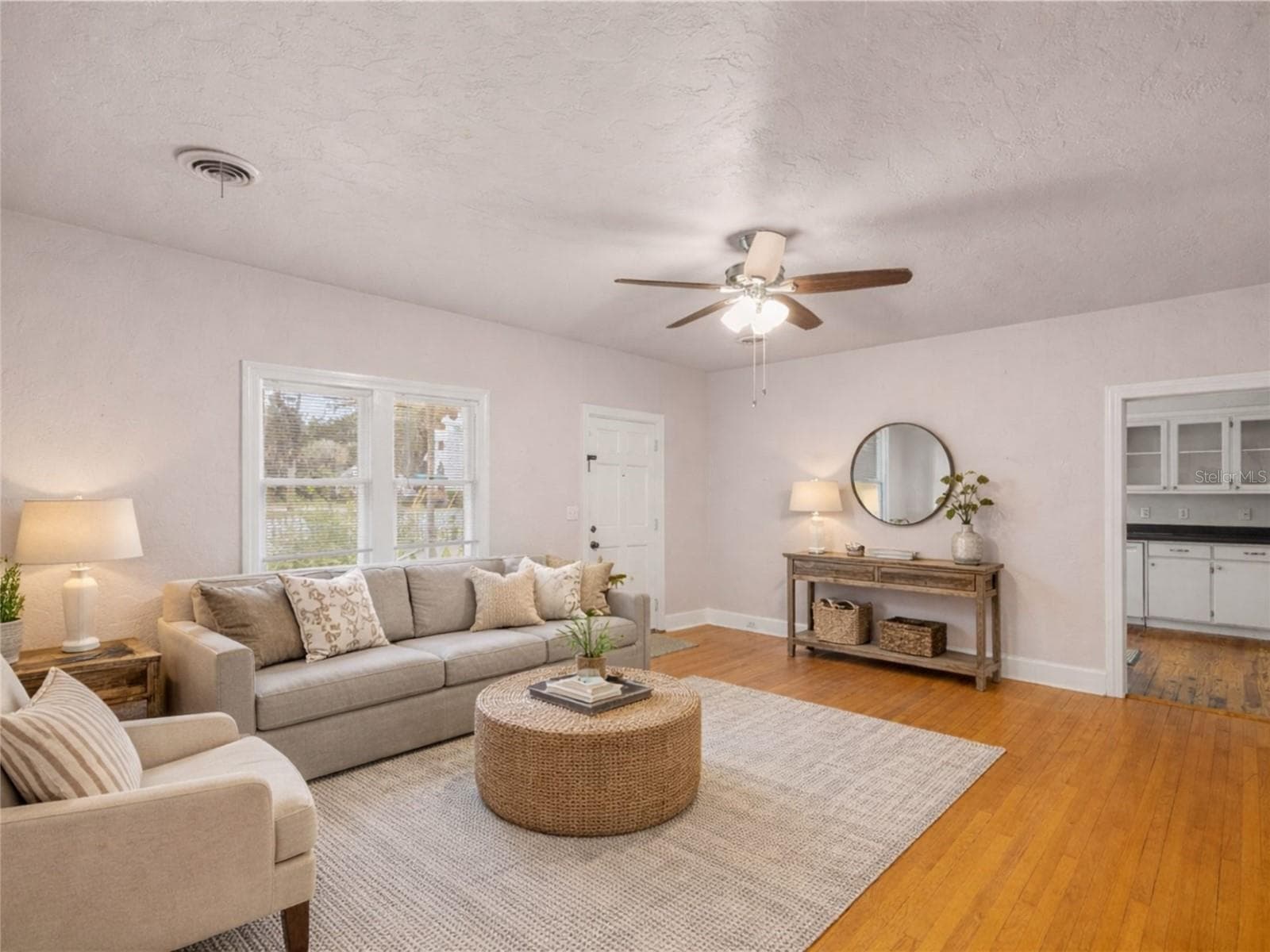 Formal Room - 5915 AVENUE F, MC INTOSH