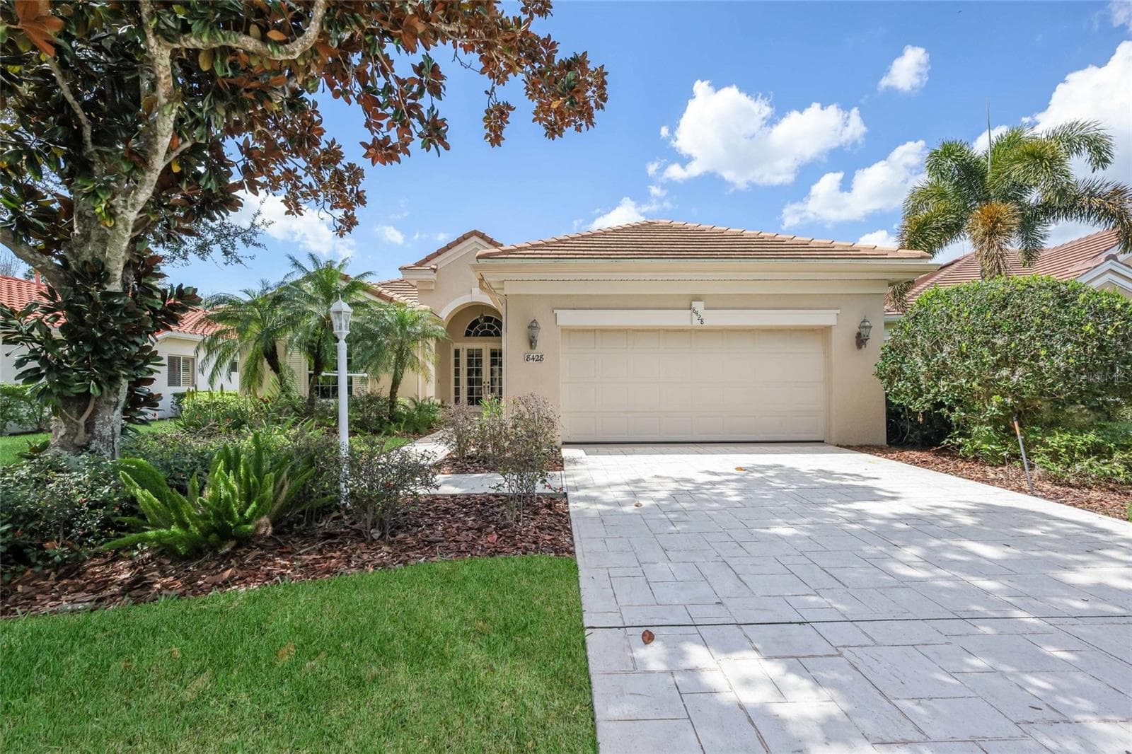 Beautiful Curb Appeal - Exterior Recently Painted - 8428 MISTY MORNING CT, LAKEWOOD RANCH