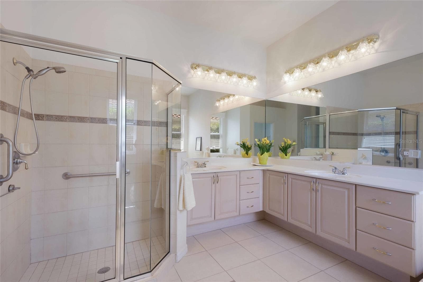 Primary Bath - 8428 MISTY MORNING CT, LAKEWOOD RANCH