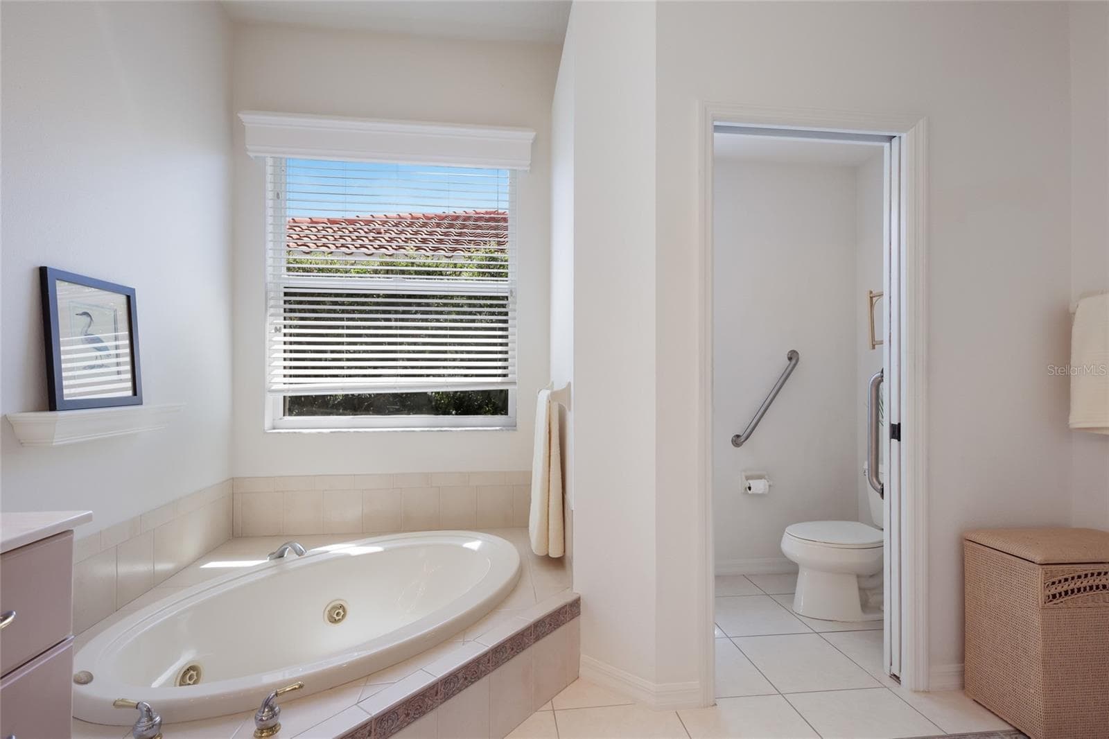 Primary Bath - 8428 MISTY MORNING CT, LAKEWOOD RANCH