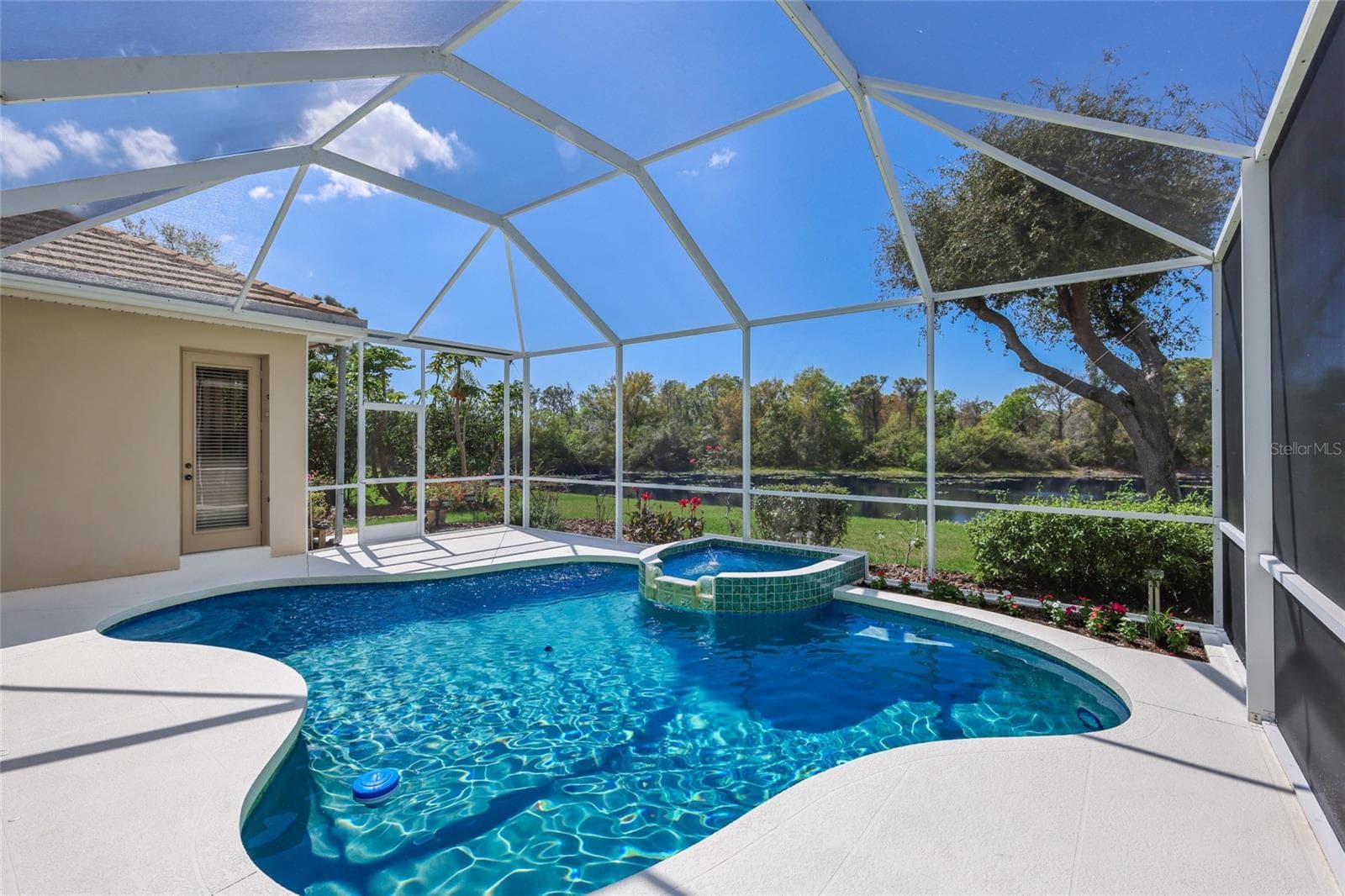 Single Family Residence at 8428 MISTY MORNING CT, LAKEWOOD RANCH, photo 34 of 52