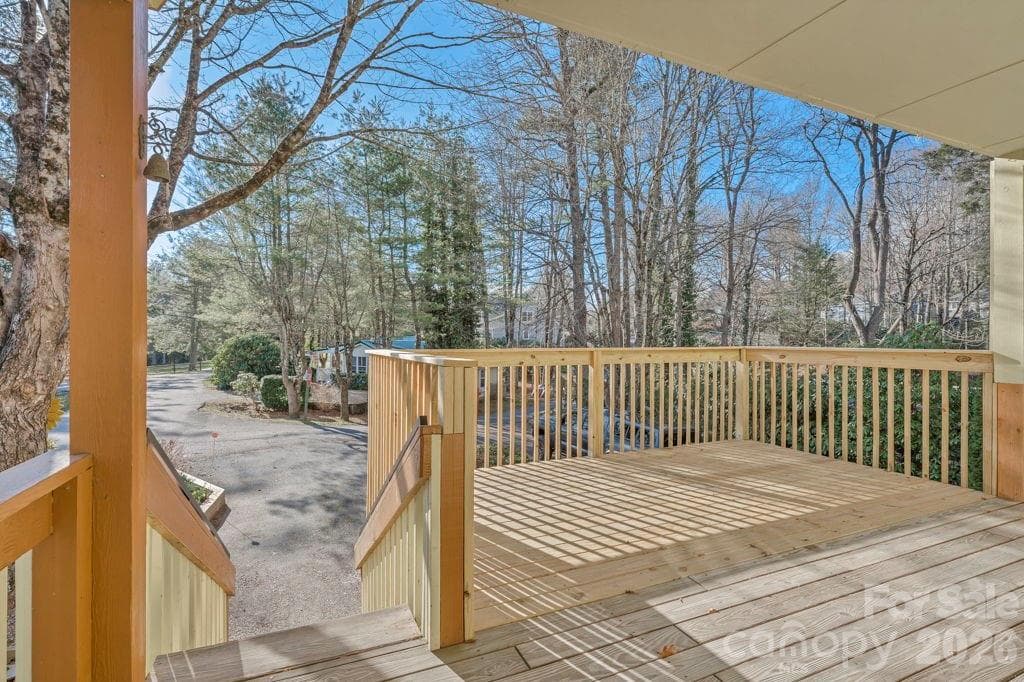 Single Family Residence at 6 Ridgewood Lane, Newland, photo 2 of 40