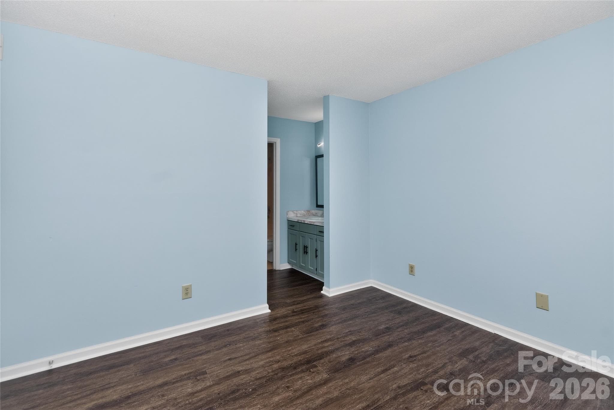 Condominium at Charlotte, photo 3 of 18