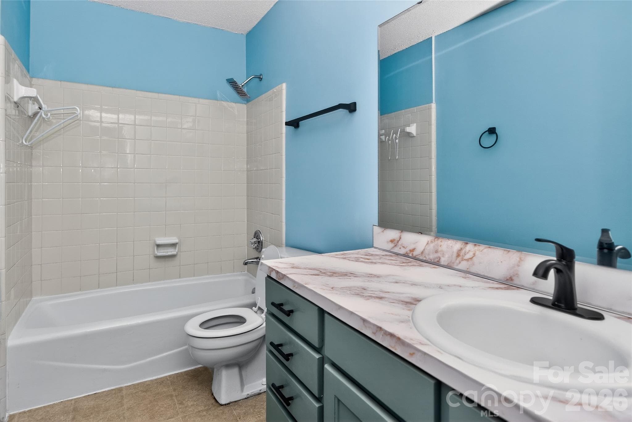 Condominium at Charlotte, photo 6 of 18