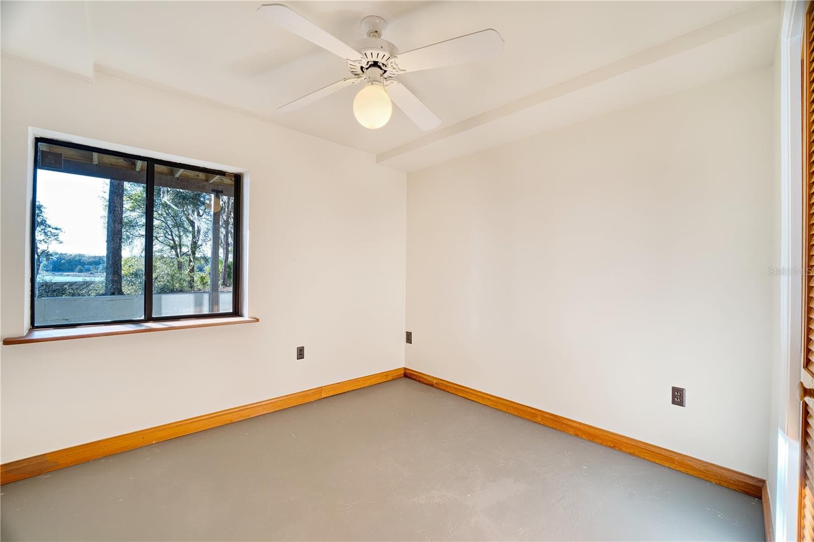Single Family Residence at 123 MASON LAKE TRL, HAWTHORNE, photo 40 of 50