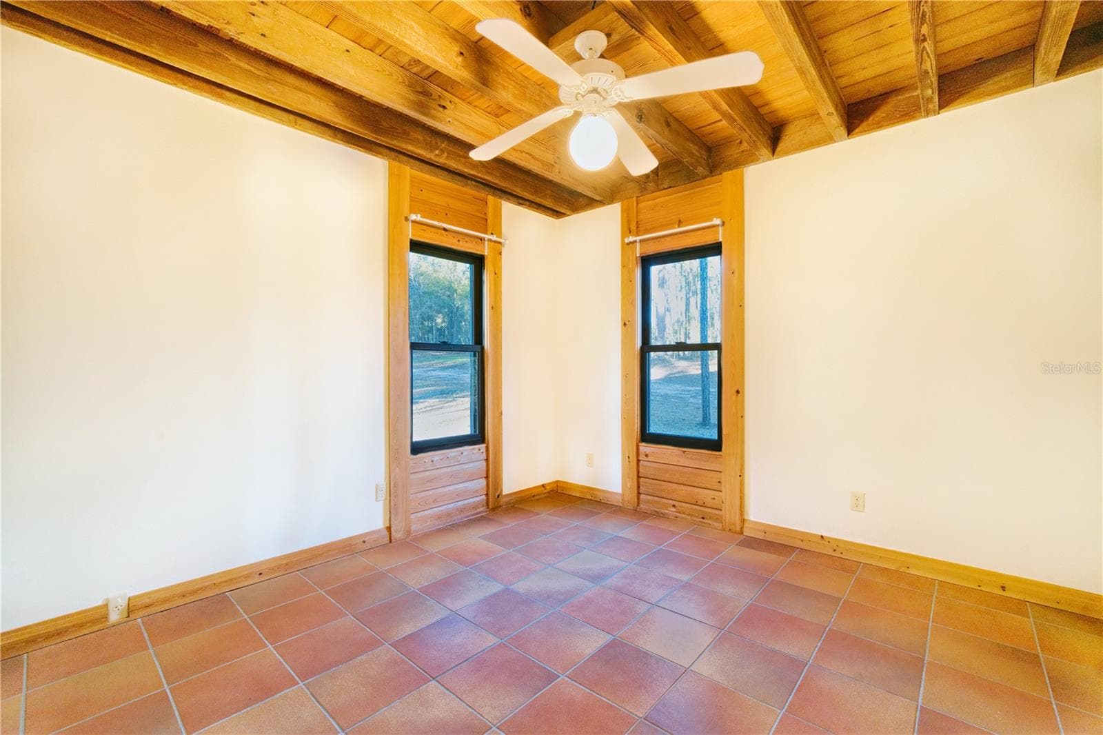 Single Family Residence at 123 MASON LAKE TRL, HAWTHORNE, photo 19 of 50