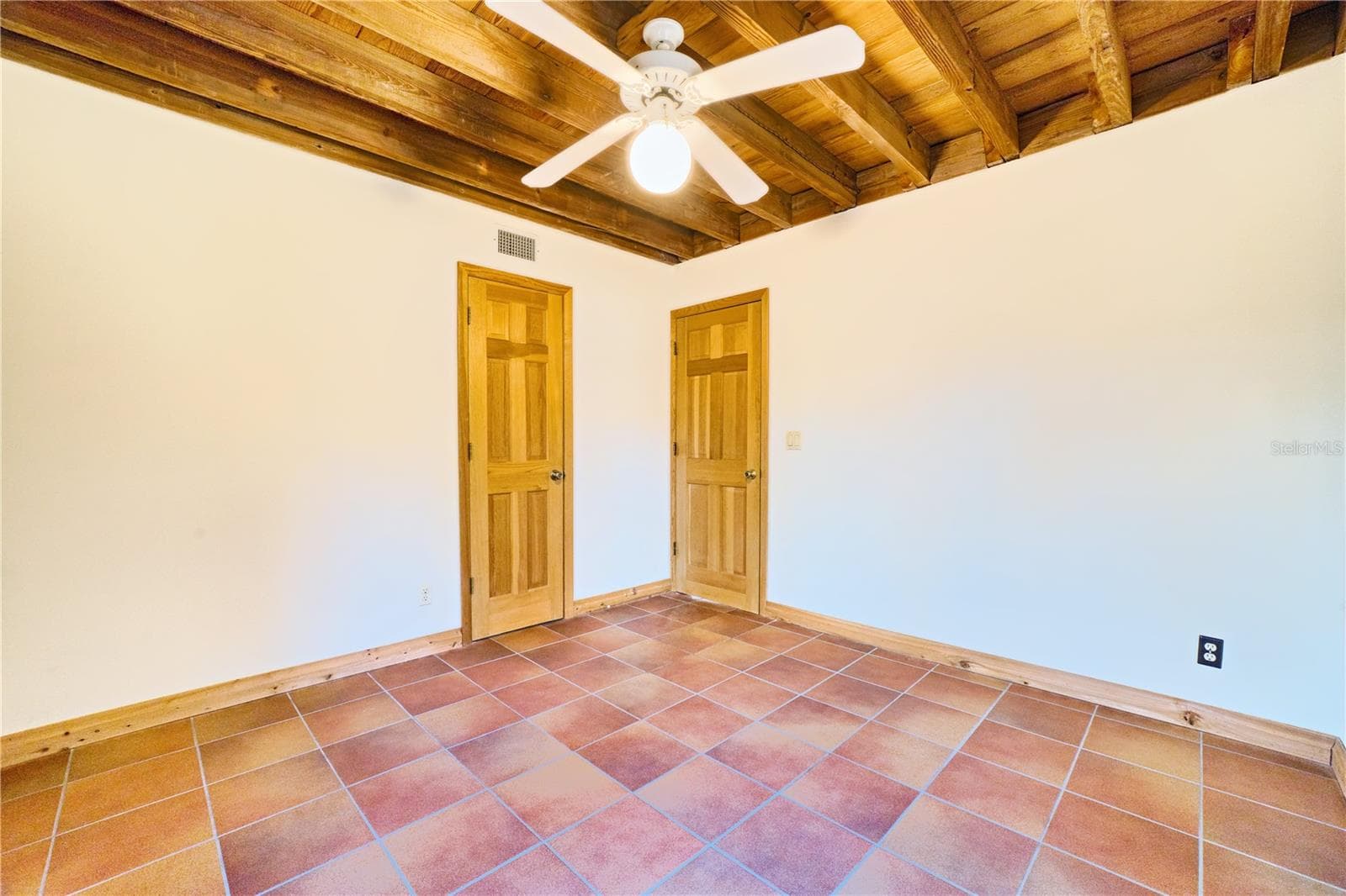 Single Family Residence at 123 MASON LAKE TRL, HAWTHORNE, photo 20 of 50