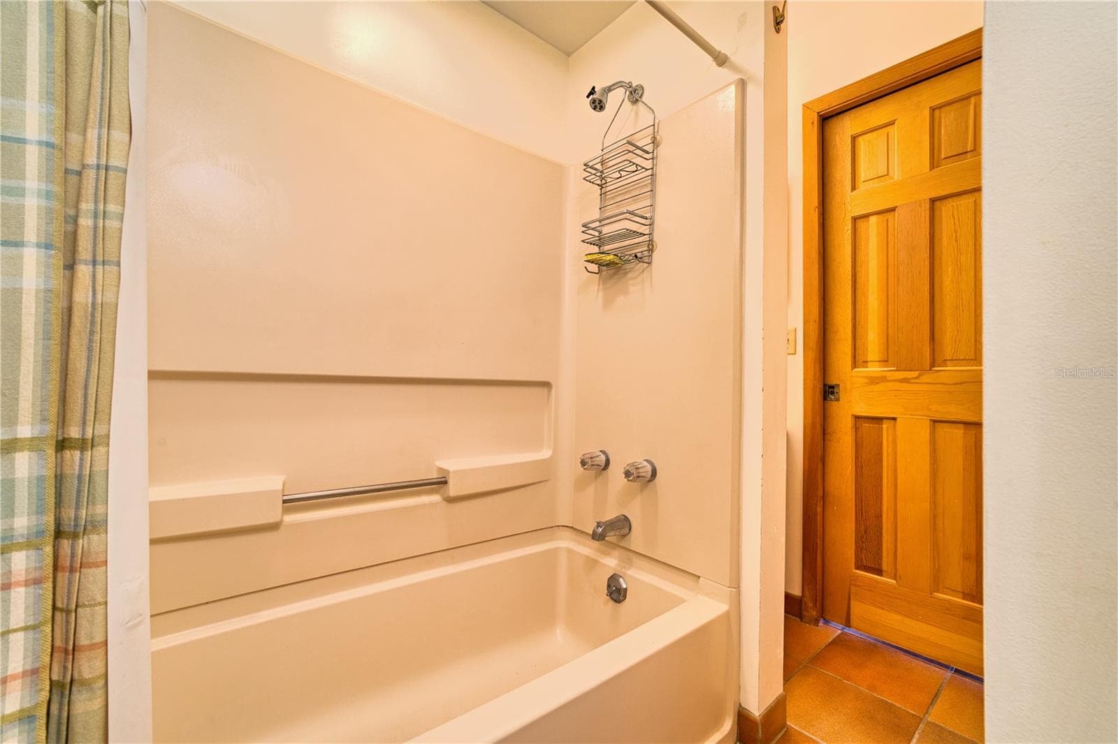 Single Family Residence at 123 MASON LAKE TRL, HAWTHORNE, photo 23 of 50