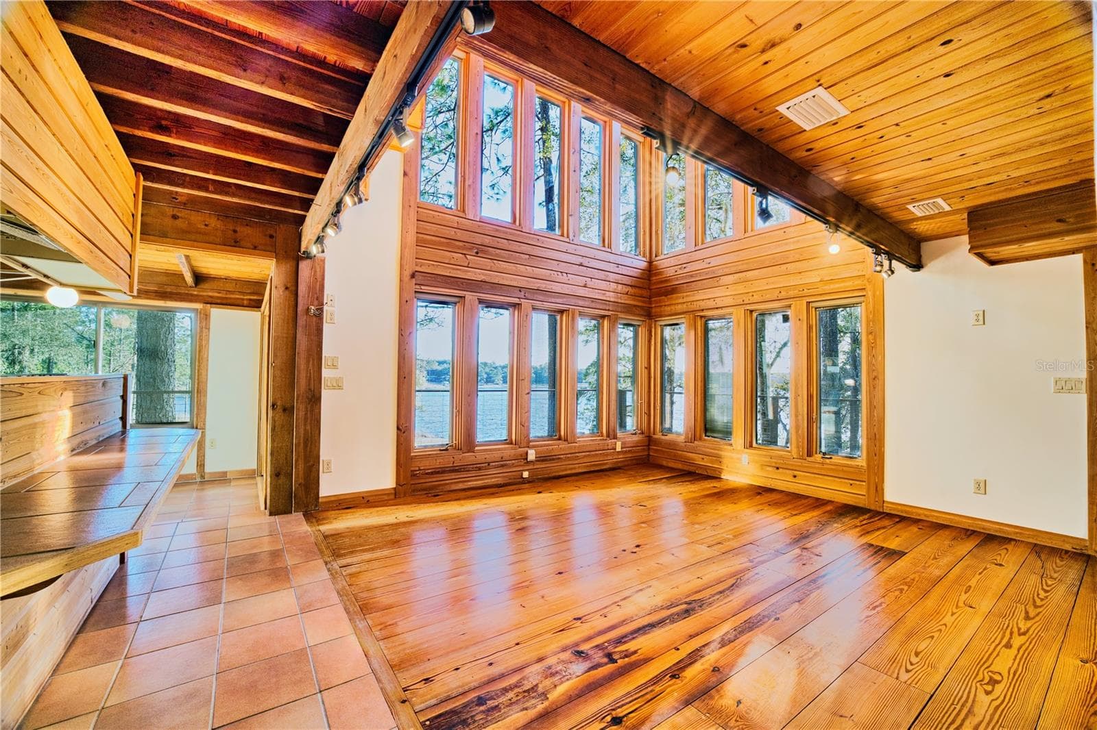 Single Family Residence at 123 MASON LAKE TRL, HAWTHORNE, photo 10 of 50