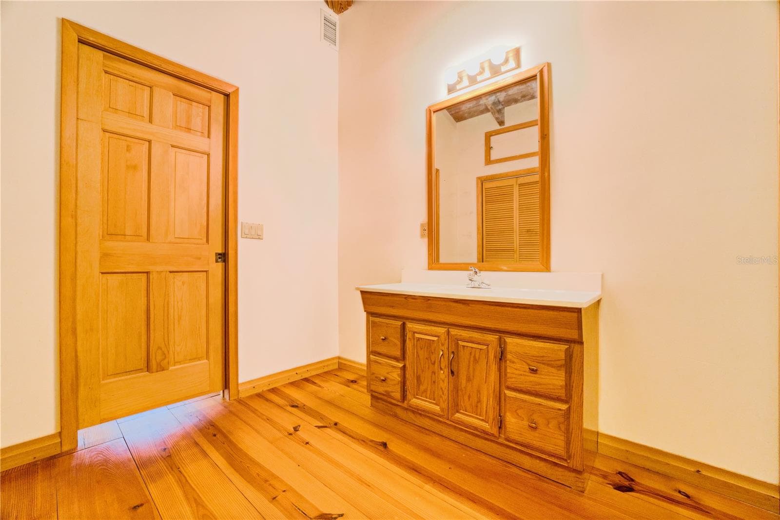 Single Family Residence at 123 MASON LAKE TRL, HAWTHORNE, photo 30 of 50
