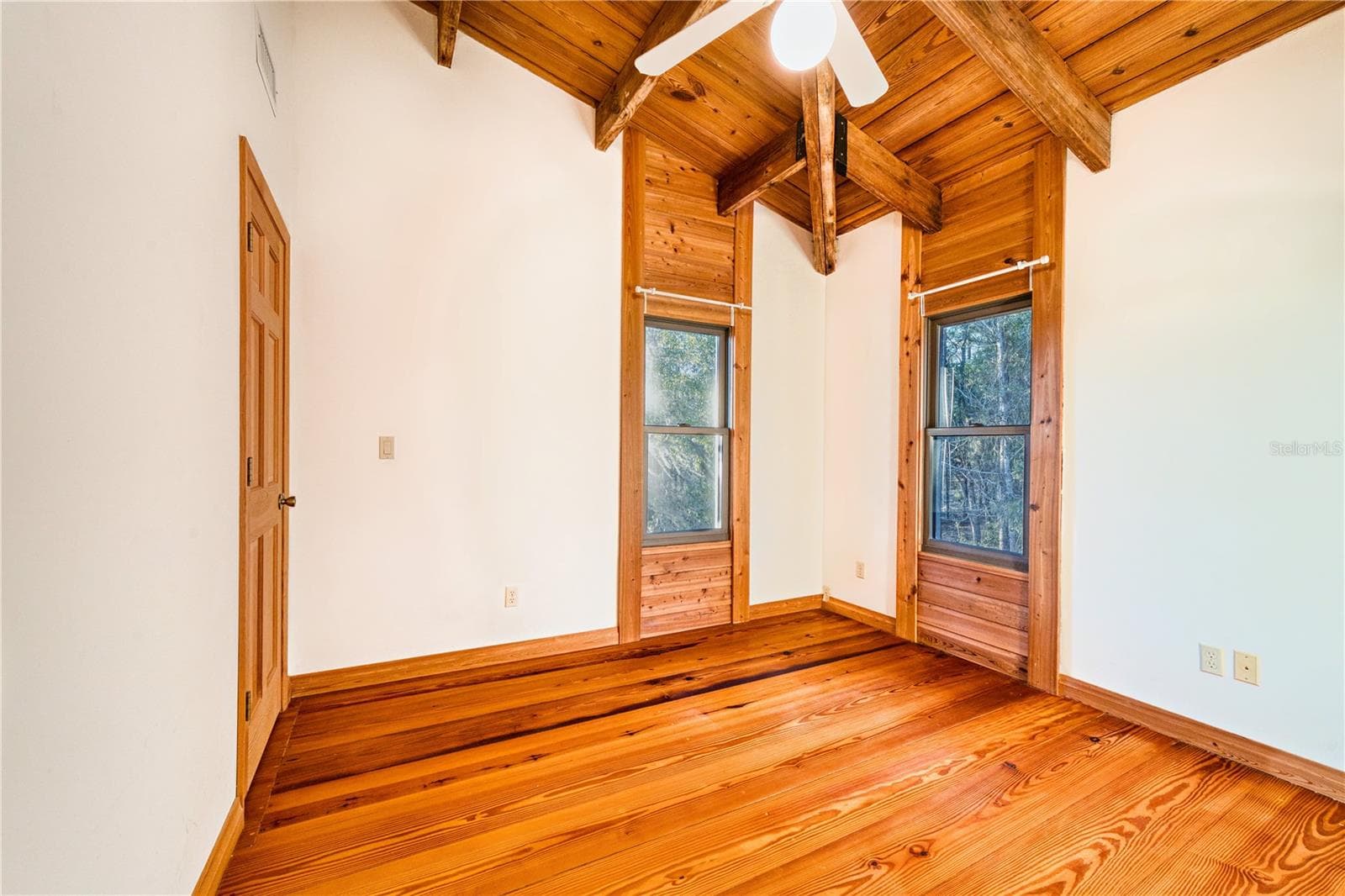 Single Family Residence at 123 MASON LAKE TRL, HAWTHORNE, photo 26 of 50