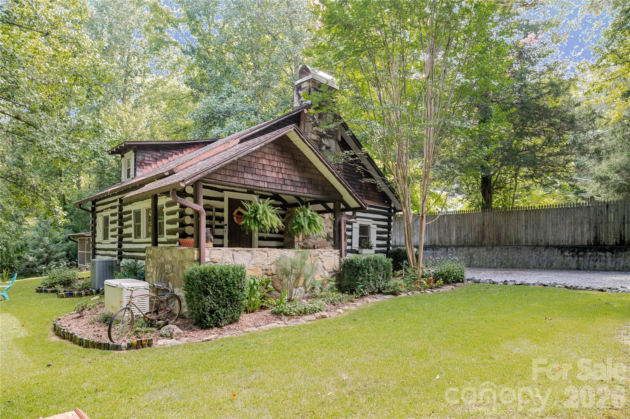 Single Family Residence at 2506 Anders Drive, Hendersonville, photo 3 of 47