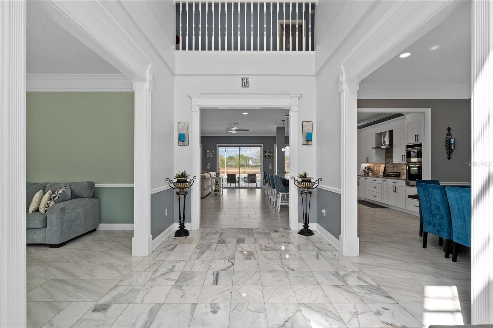 Grand Foyer as walk over the threshold - 9057 BALMORAL MEWS SQ, WINDERMERE