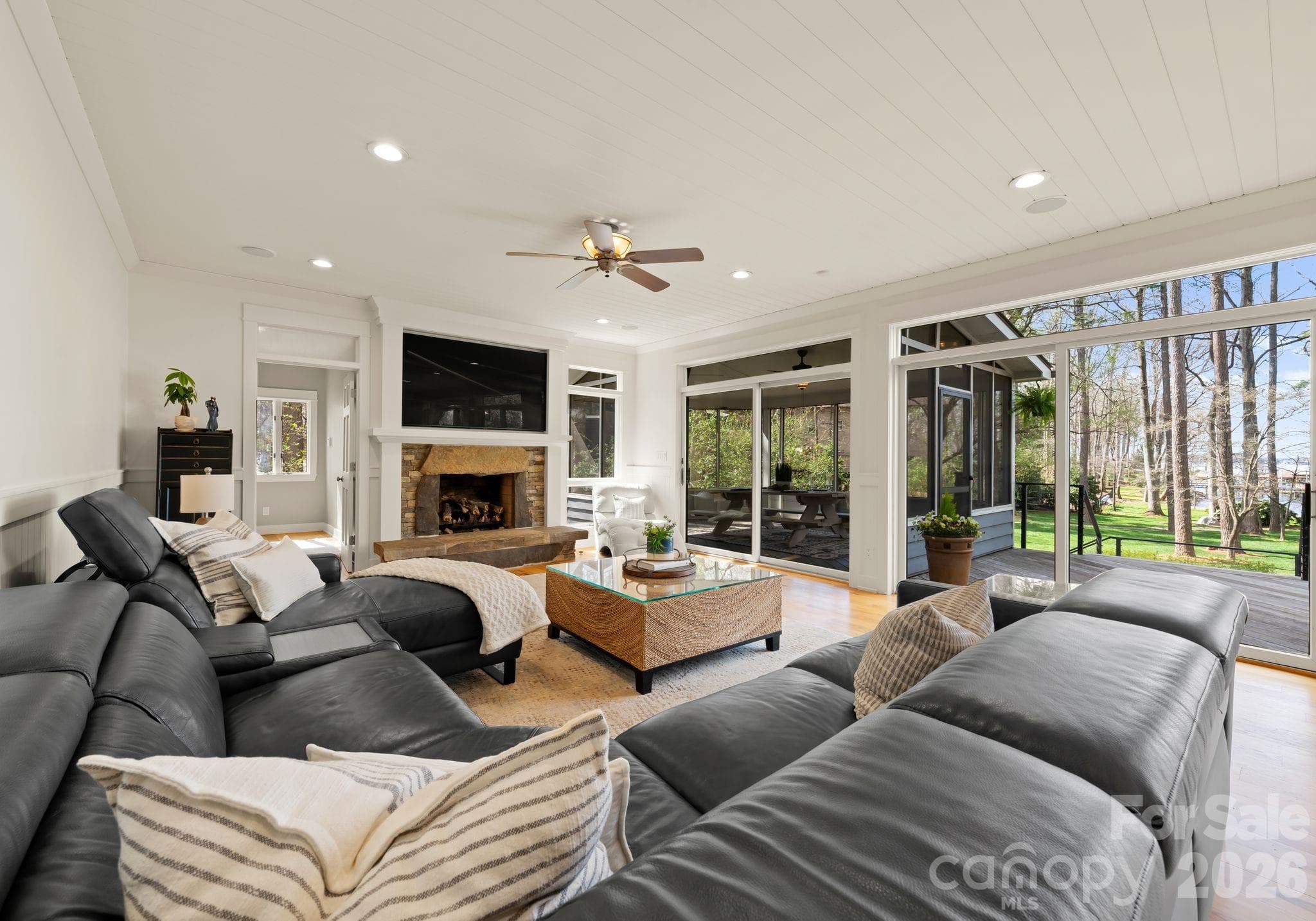 Large Living Room - 16208 Weatherly Way, Huntersville