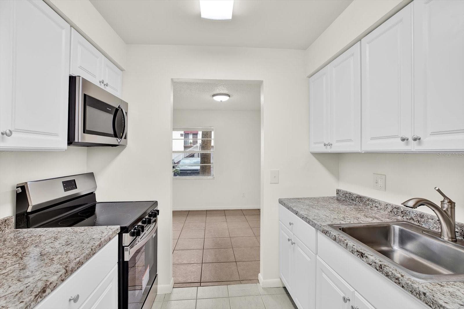 Kitchen - 9130 TUDOR DR #M105, TAMPA