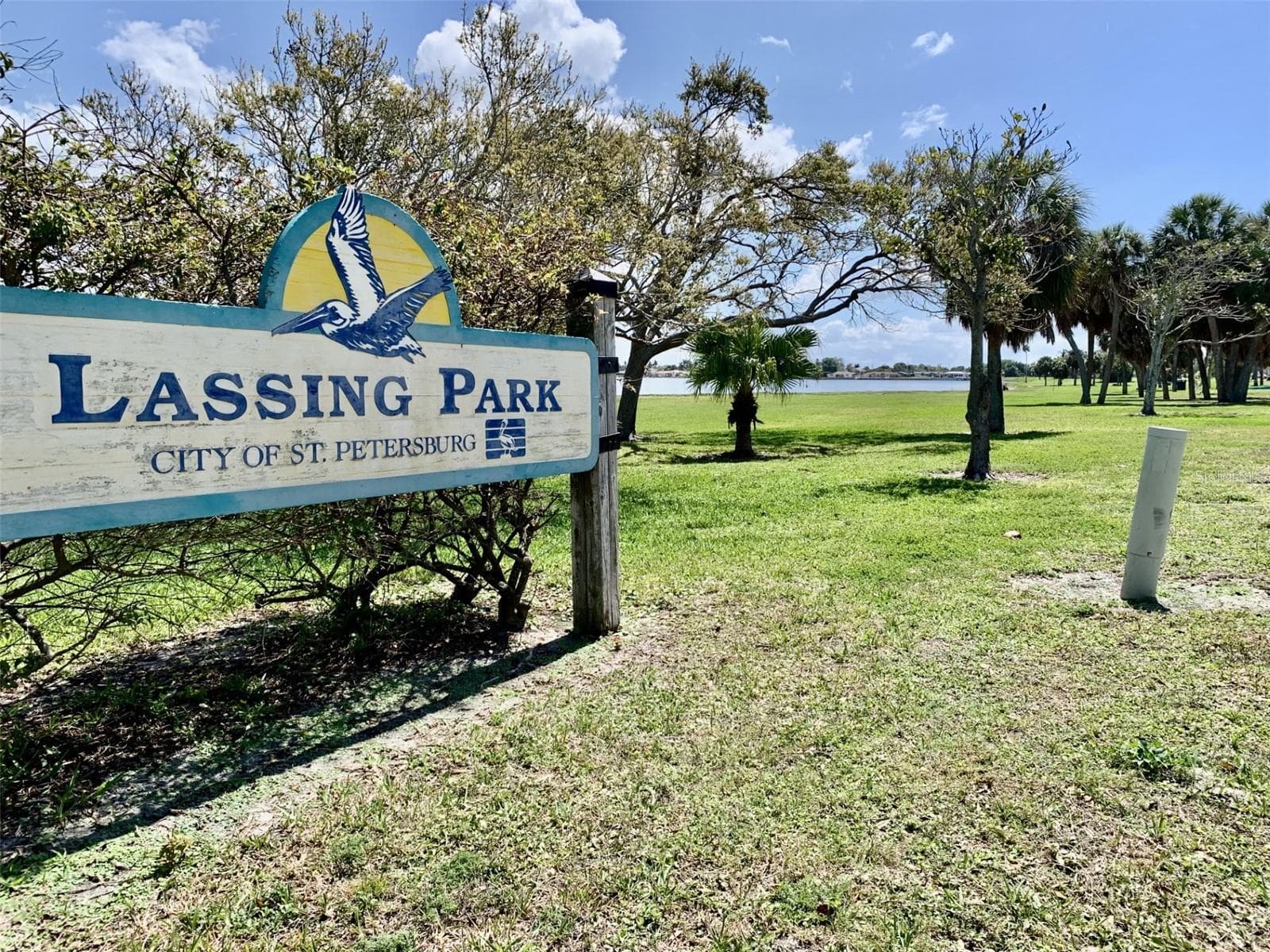 Lassing Park is two blocks east and on Tampa Bay. Fish, picnic, sunbathe on the beach or simply relax. - 127 17TH AVE S, ST PETERSBURG
